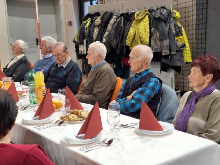 Novoletno srečanje krajank in krajanov Kotelj starih 80 let in ve (2)